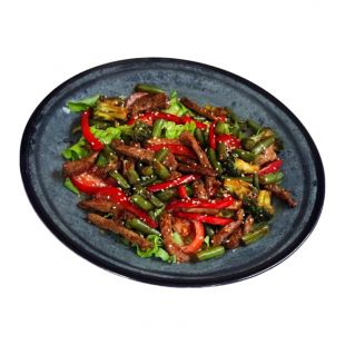 Салат з телятини на грилі та овочами